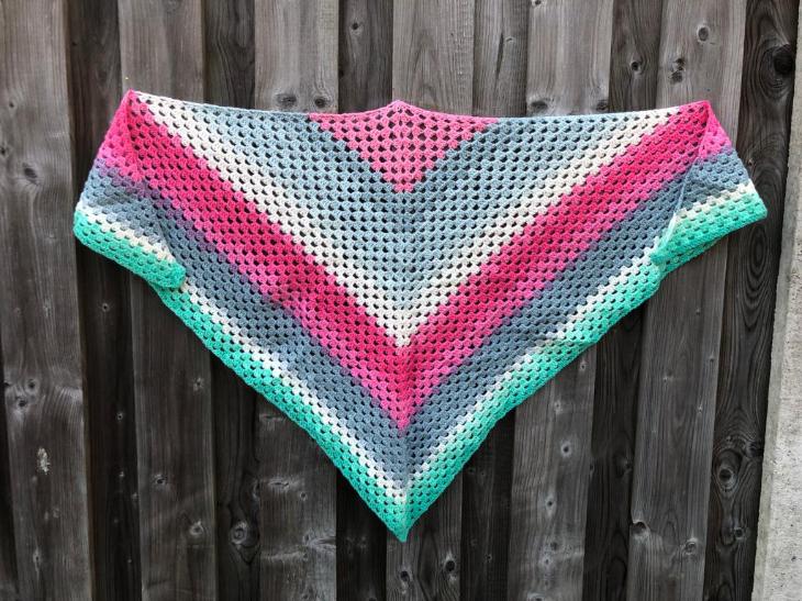 Warme driekhoek sjaal